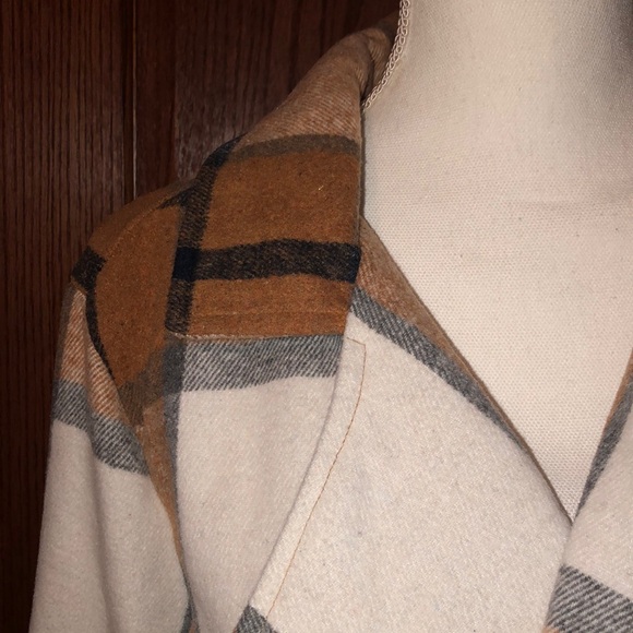 Plaid Women's Jacket - Tan and White - Picture 10 of 10